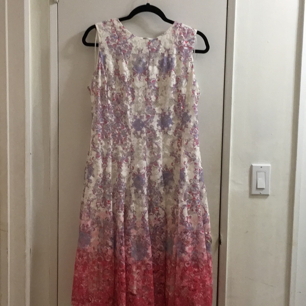 Sleeveless printed lace midi dress